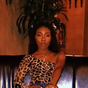 Meet your Posher, Dané